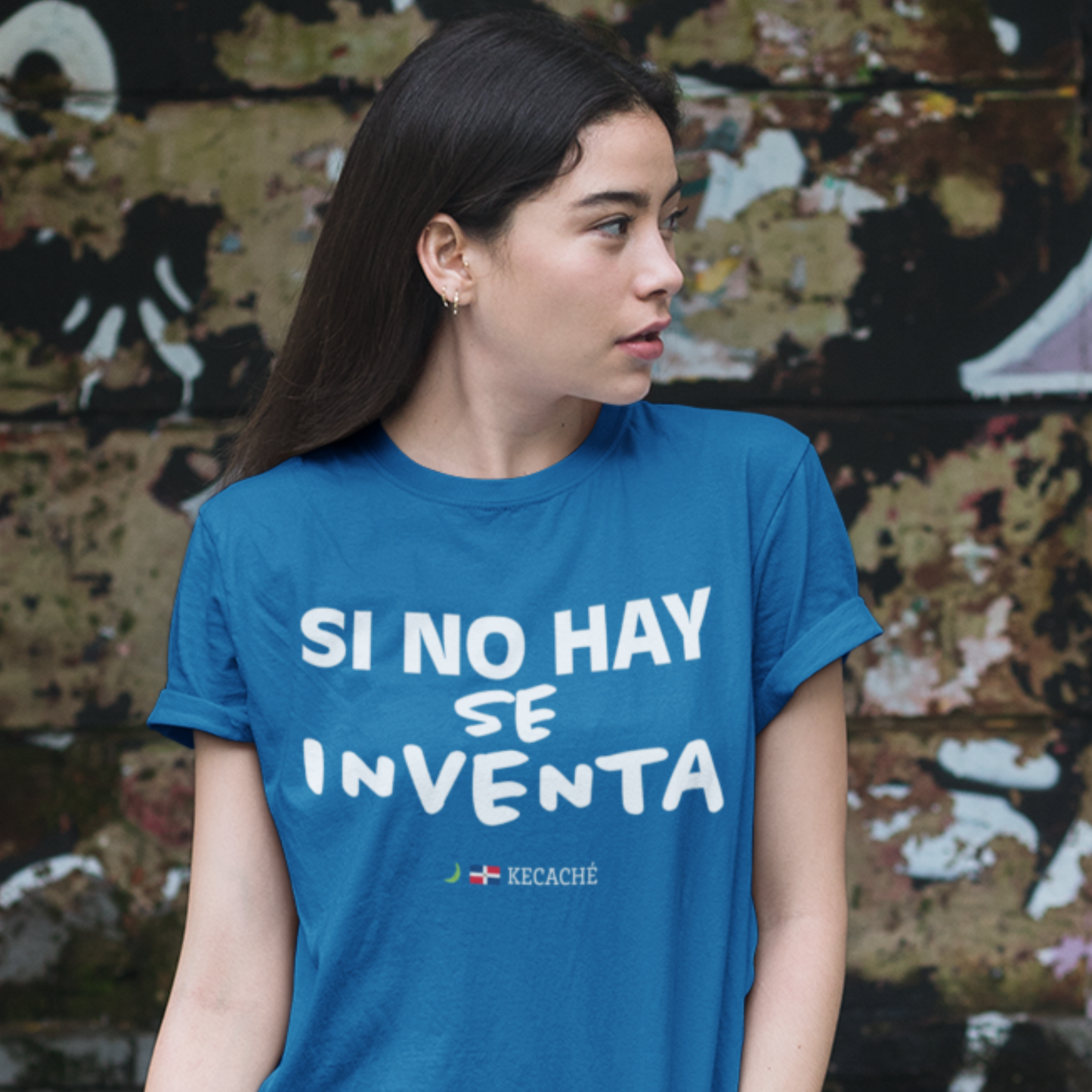 KeCaché | "Si No Hay, Se Inventa" T-Shirt – The Dominican Way